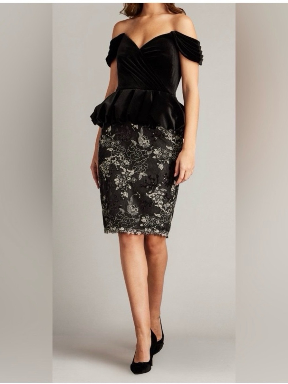 NWT Tadashi Shoji party off shoulder Selah black velvet lace peplum dress size 4